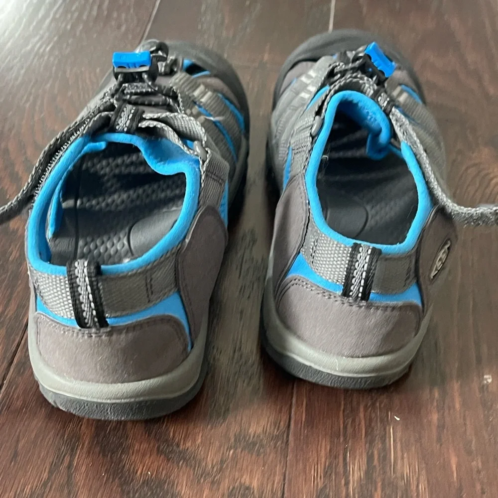 Keen Newport H2 Blue Gray Sandals Youth Big Kid Size 3